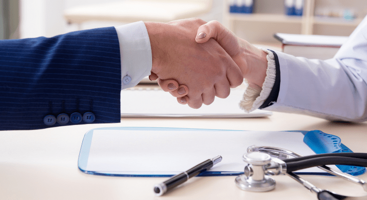 Navigating Healthcare Contracts Your Guide to Minimizing Risks and Maximizing